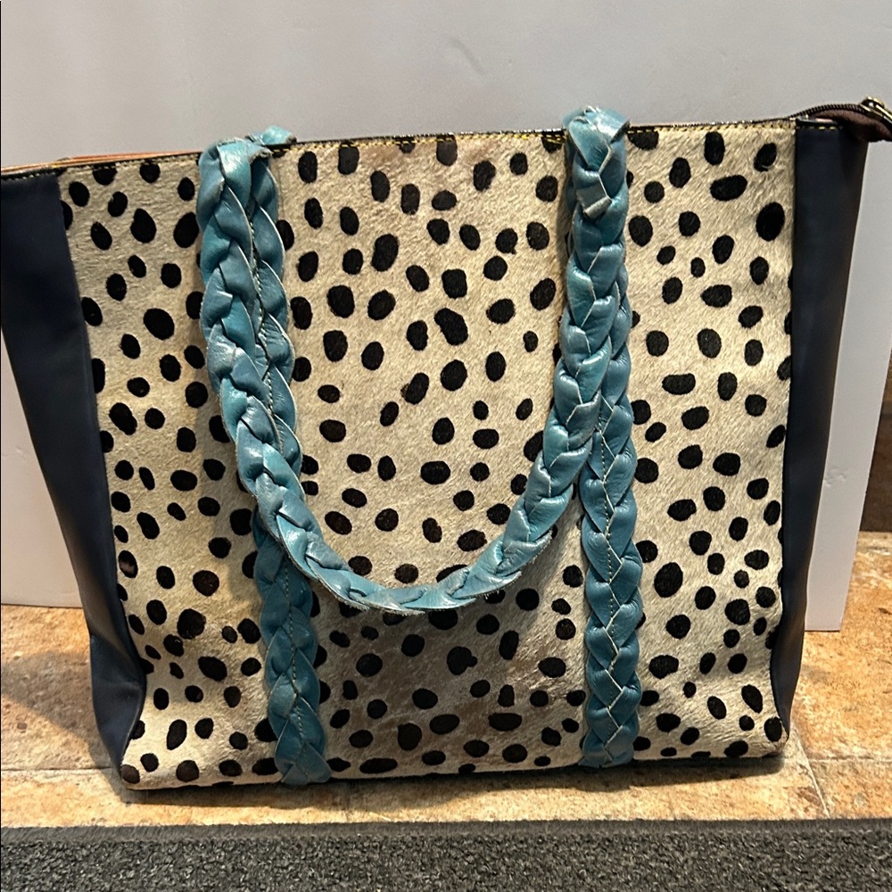 Stylish Polka Dot Tote Bag with Blue Accents